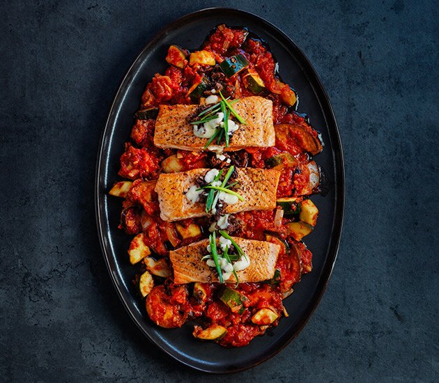 Salmón noruego frito con parmesano