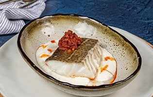 Skrei noruego con chorizo y coliflor