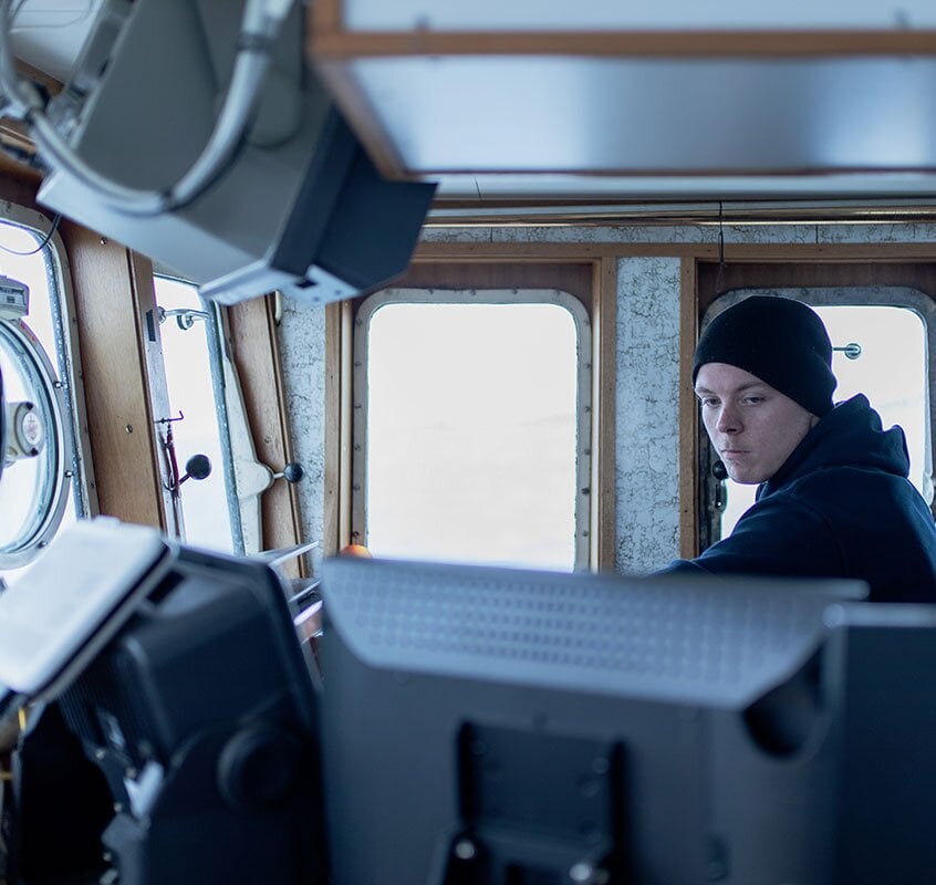 Pescador Bolle en el puente de mando